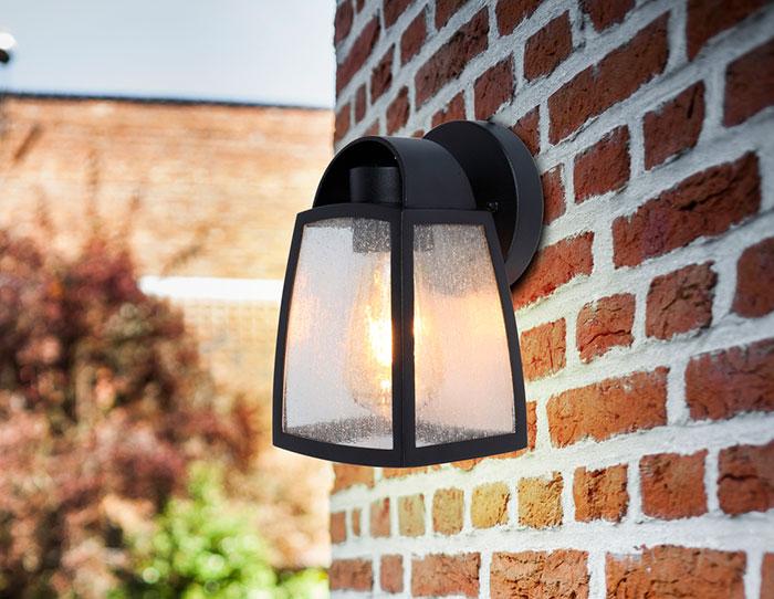 Lutec Tradition Kelsey udend&oslash;rslampe til v&aelig;g m/regnglas - Lille - Mat sort