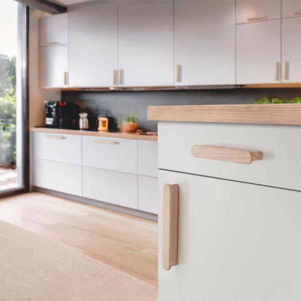 Beslagsboden BB6411 m&oslash;belgreb i tr&aelig; - Lys ask